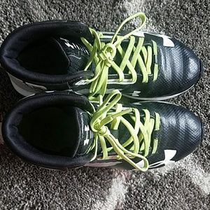 Boys football/baseball cleats